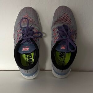 Nike Gray Running Shoes with Purple Laces and Coral Accents